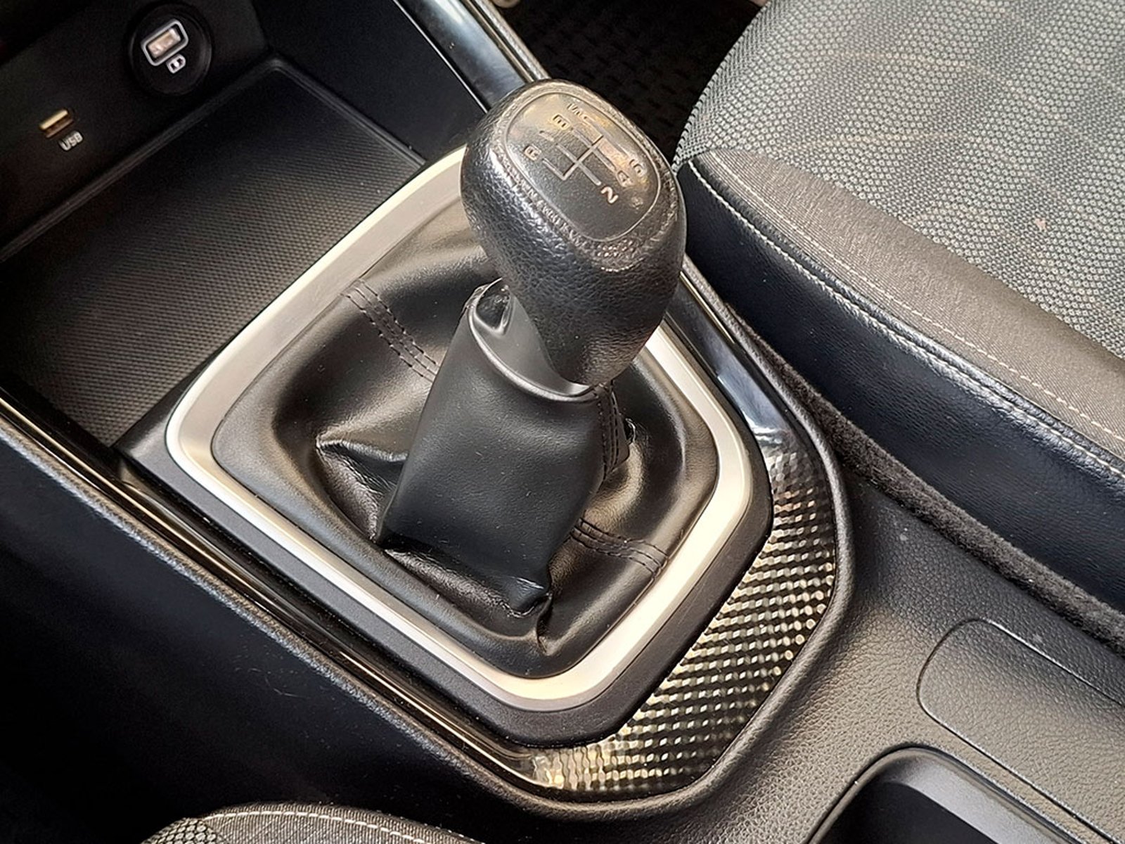 Kia SONET EX 1.5L 6MT FULL 2022 - Imagen 17 de 20