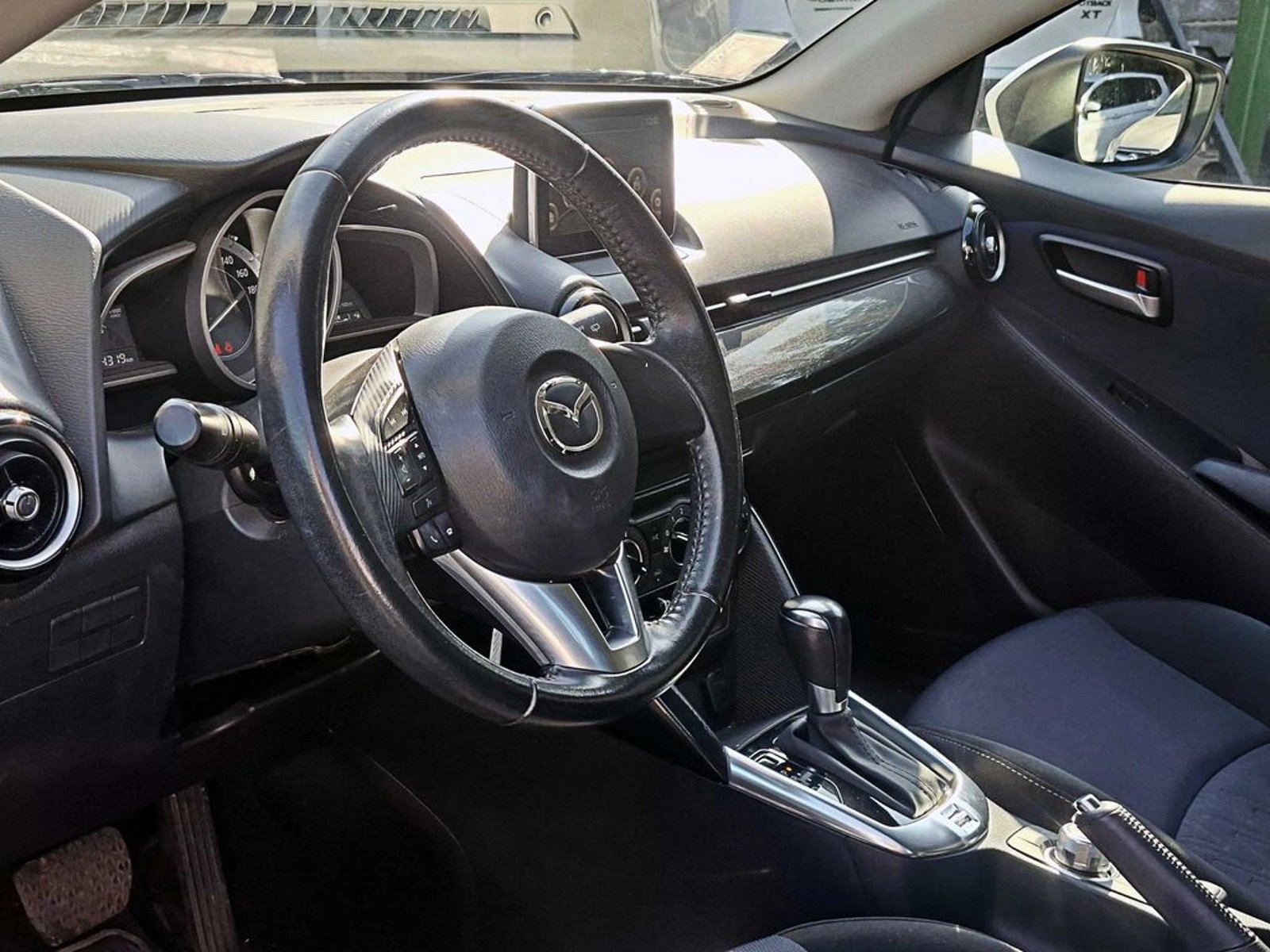 MAZDA 2 1.5 SPORT AT 5P 2016 - Imagen 8 de 17