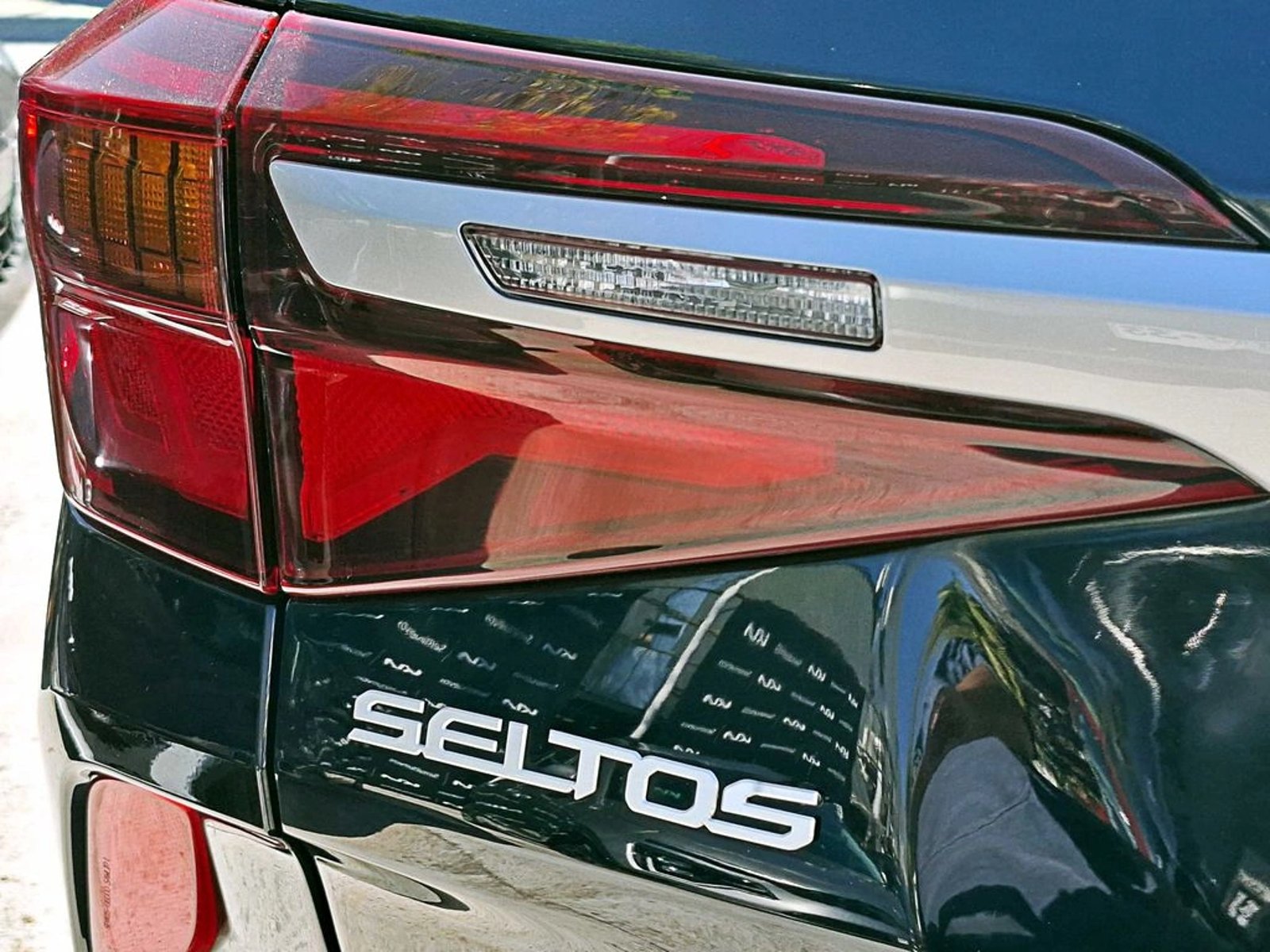 Kia SELTOS EX 1.6 AT 2022 - Imagen 8 de 18