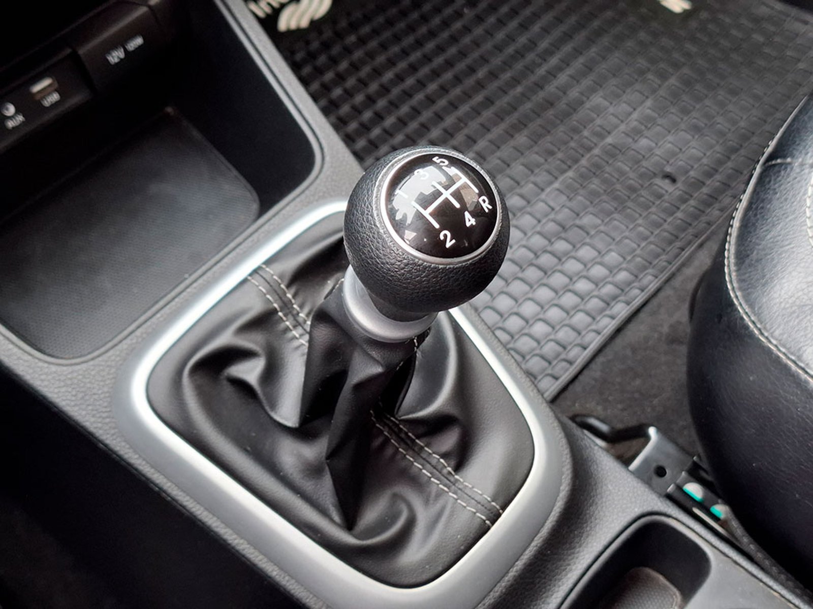 Kia SOLUTO 1.4 LX 2024 - Imagen 16 de 20