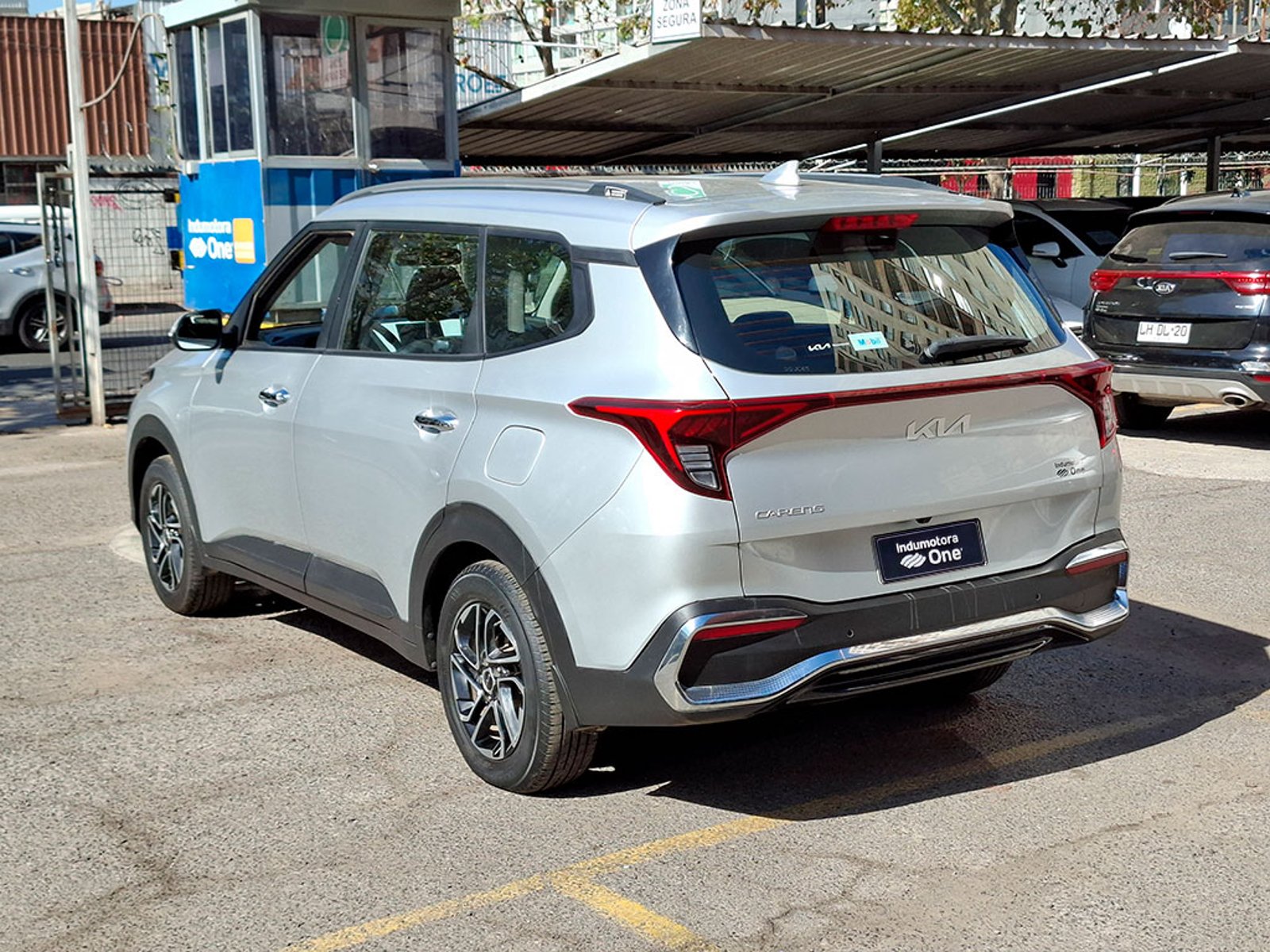 Kia CARENS EX 1.5 AUT 2023 - Foto 4 de 20