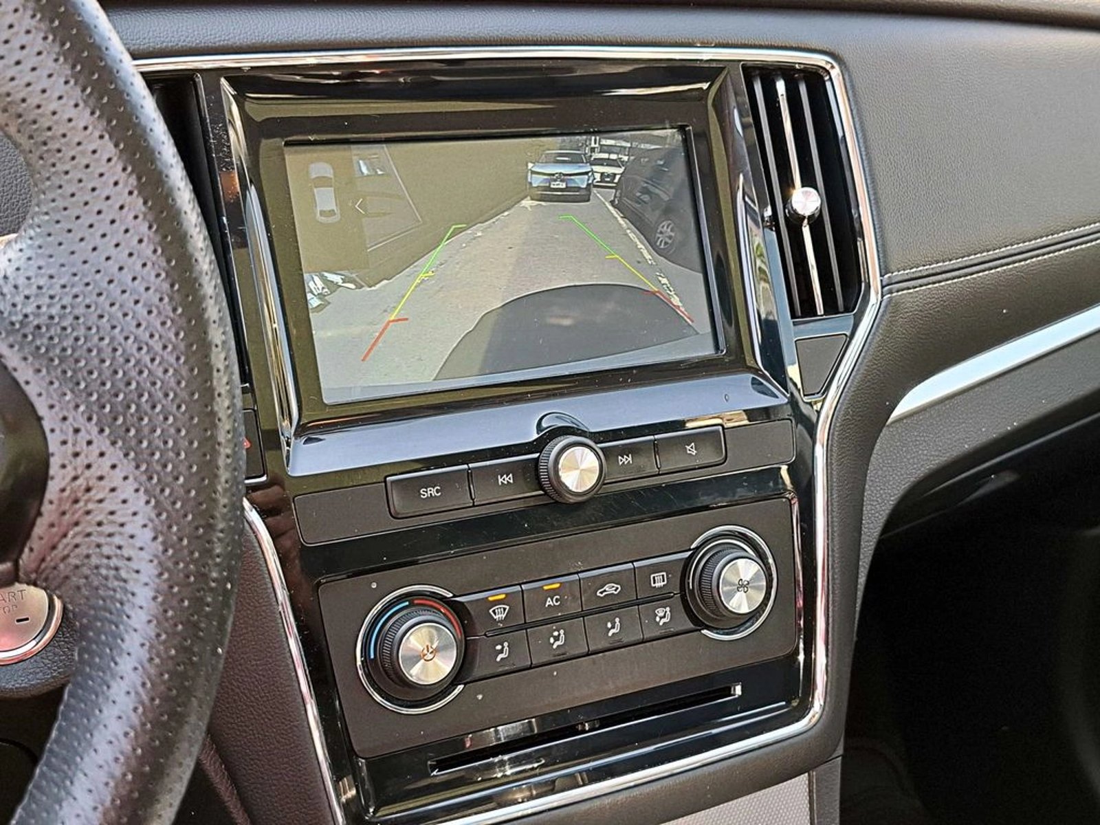MG RX5 4X4 2.0 AT 2023 - Imagen 14 de 15