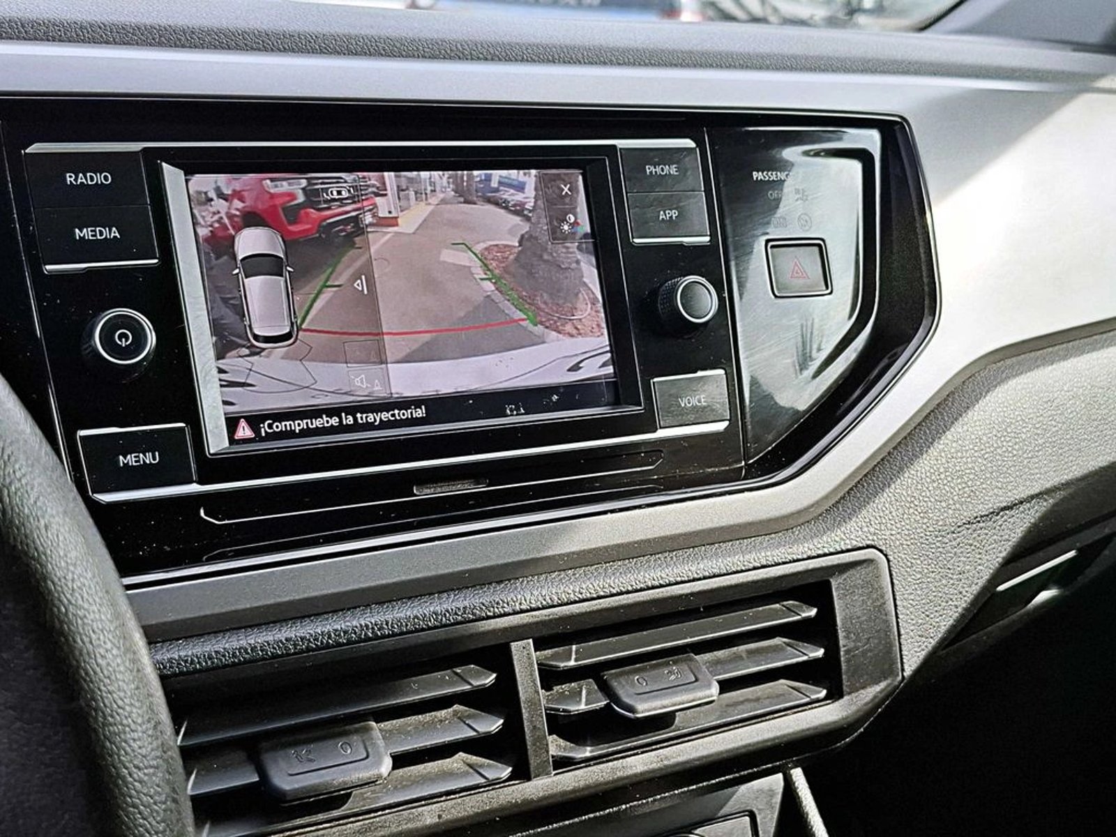 VOLKSWAGEN NIVUS 1.0 TSI HIGHLINE AT 2023 - Imagen 17 de 19