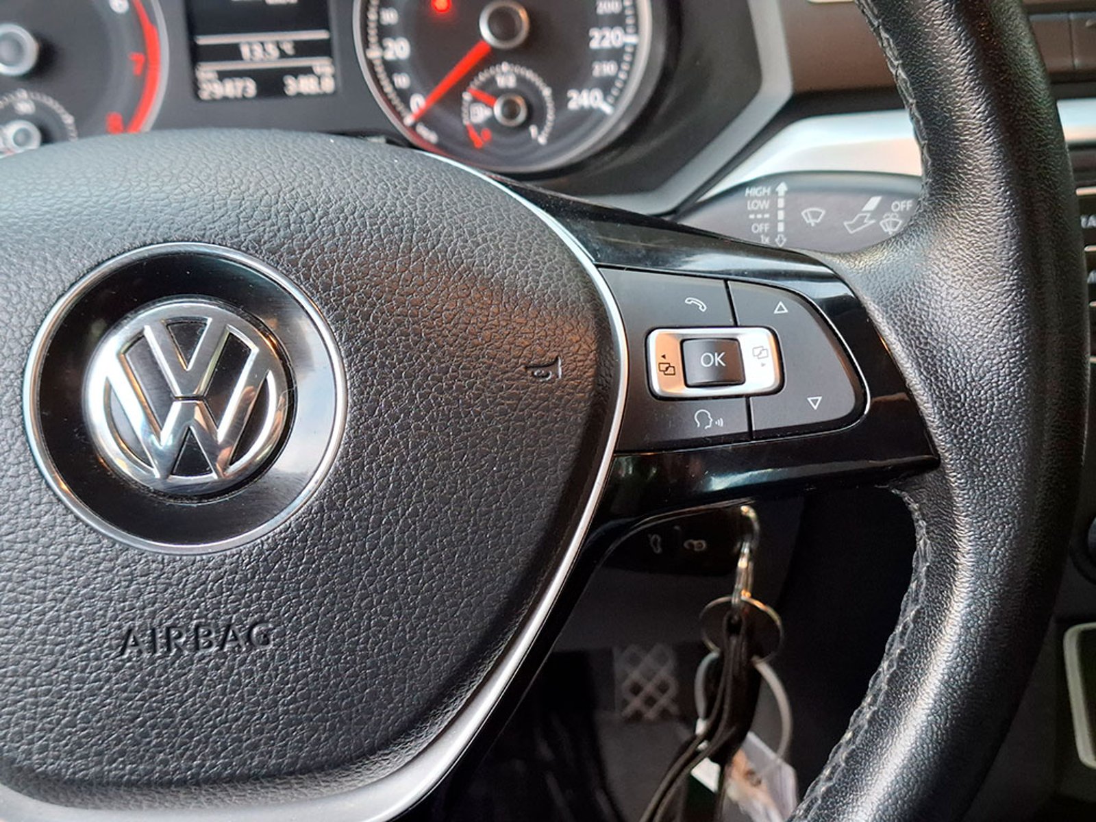 VOLKSWAGEN VOYAGE 1.6 HIGHLINE MT 2022 - Imagen 12 de 20