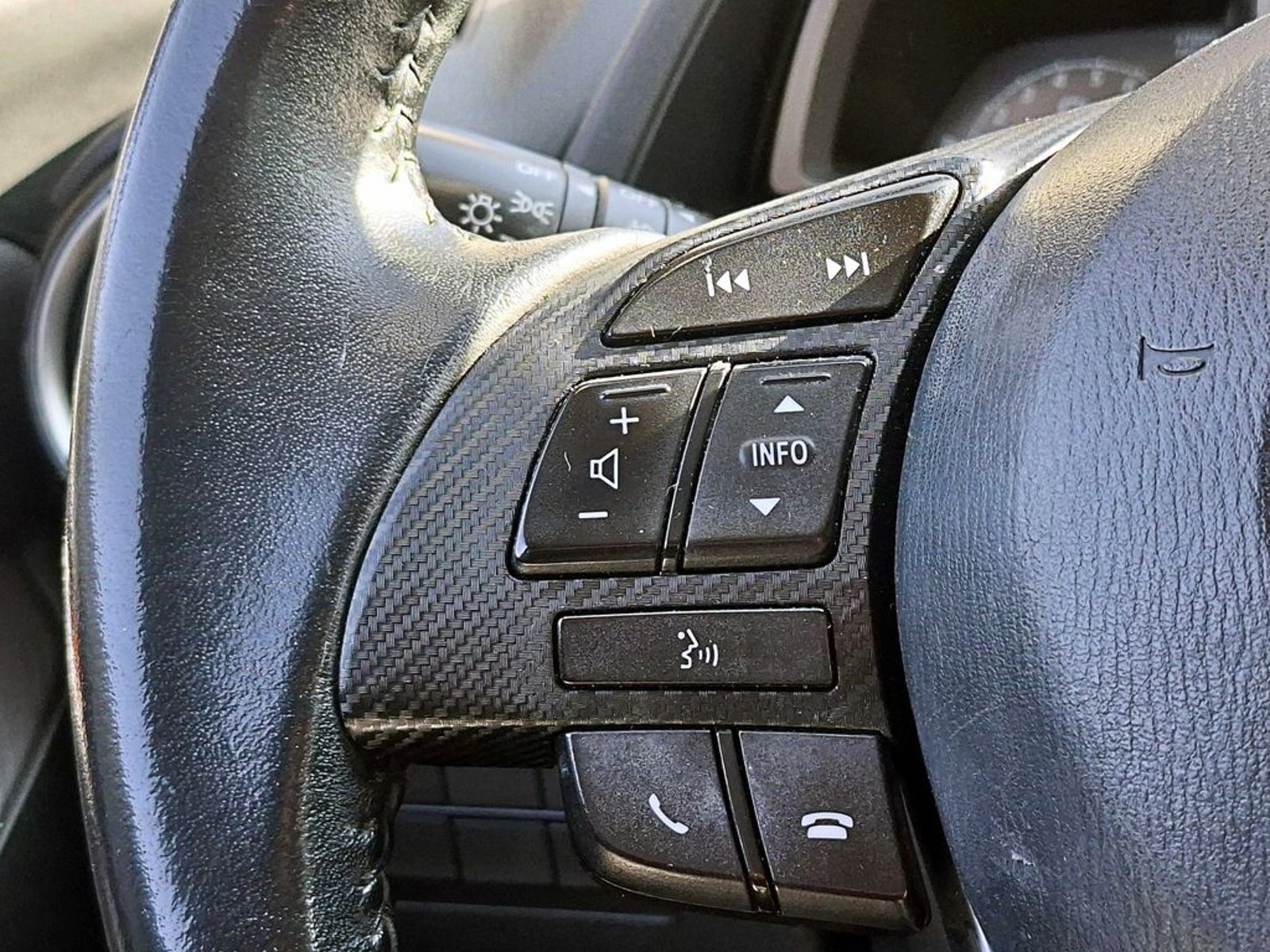 MAZDA 2 1.5 SPORT AT 5P 2016 - Imagen 13 de 17