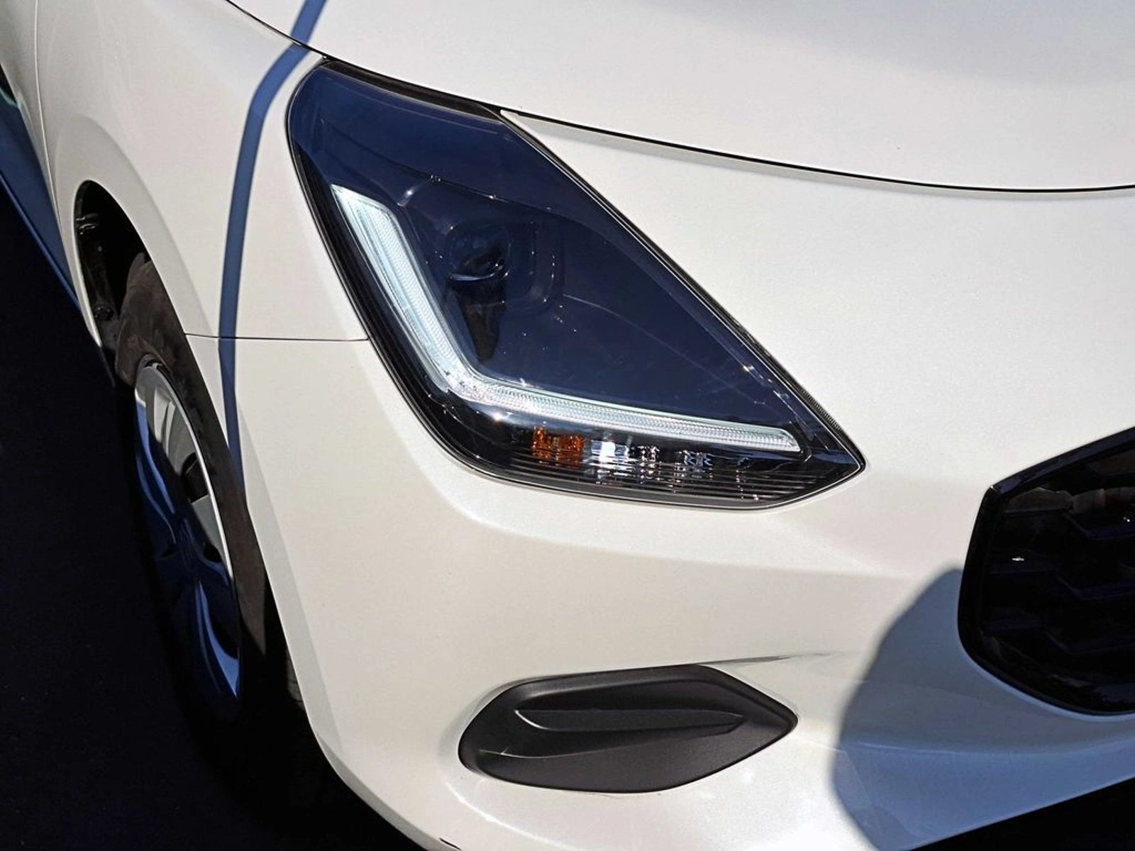 SUZUKI SWIFT HYBRID 1.2 GL MT HIBRIDO 2026 - Foto 3 de 18