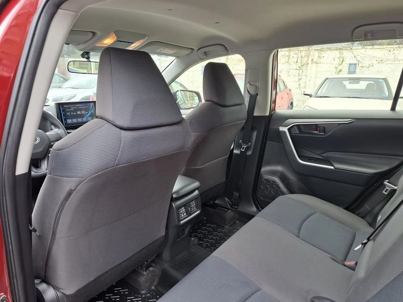 Toyota RAV4 2.0 SUPER LUJO 4X2 AT 5P 2021 - Imagen 11 de 17