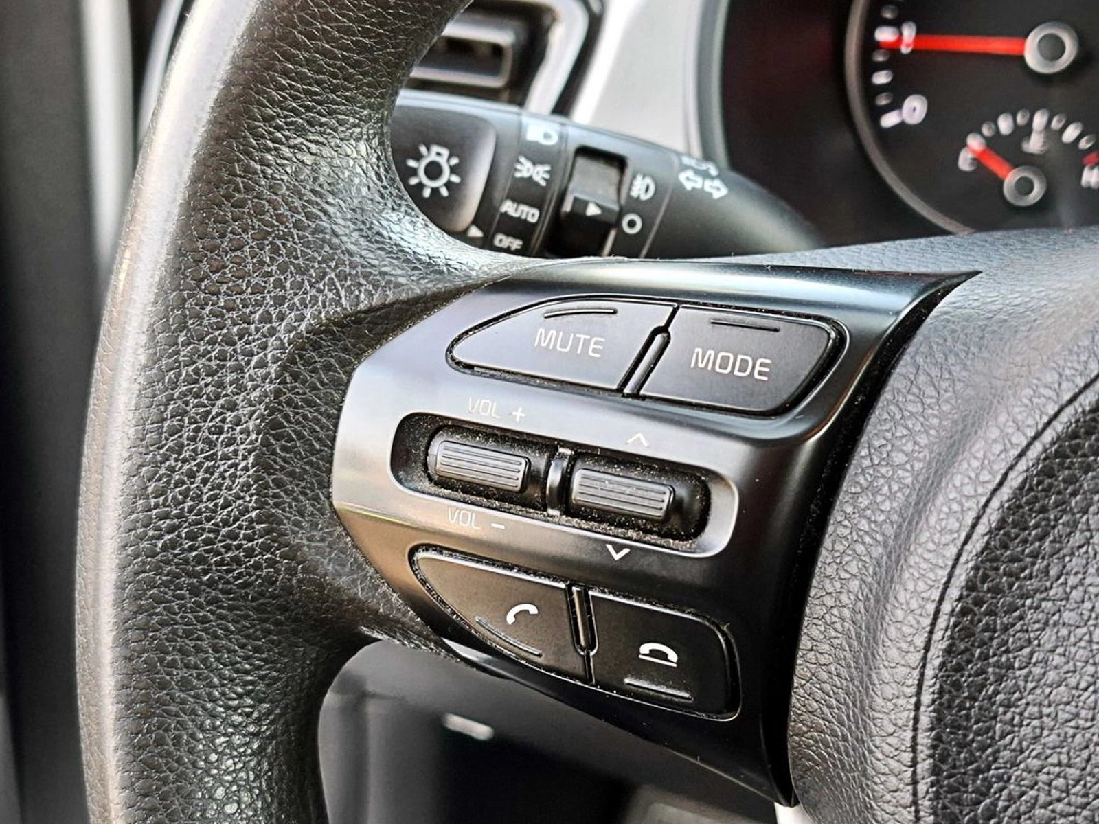 KIA RIO 5 EX 1.4 6MT FULL 2020 - Imagen 14 de 19