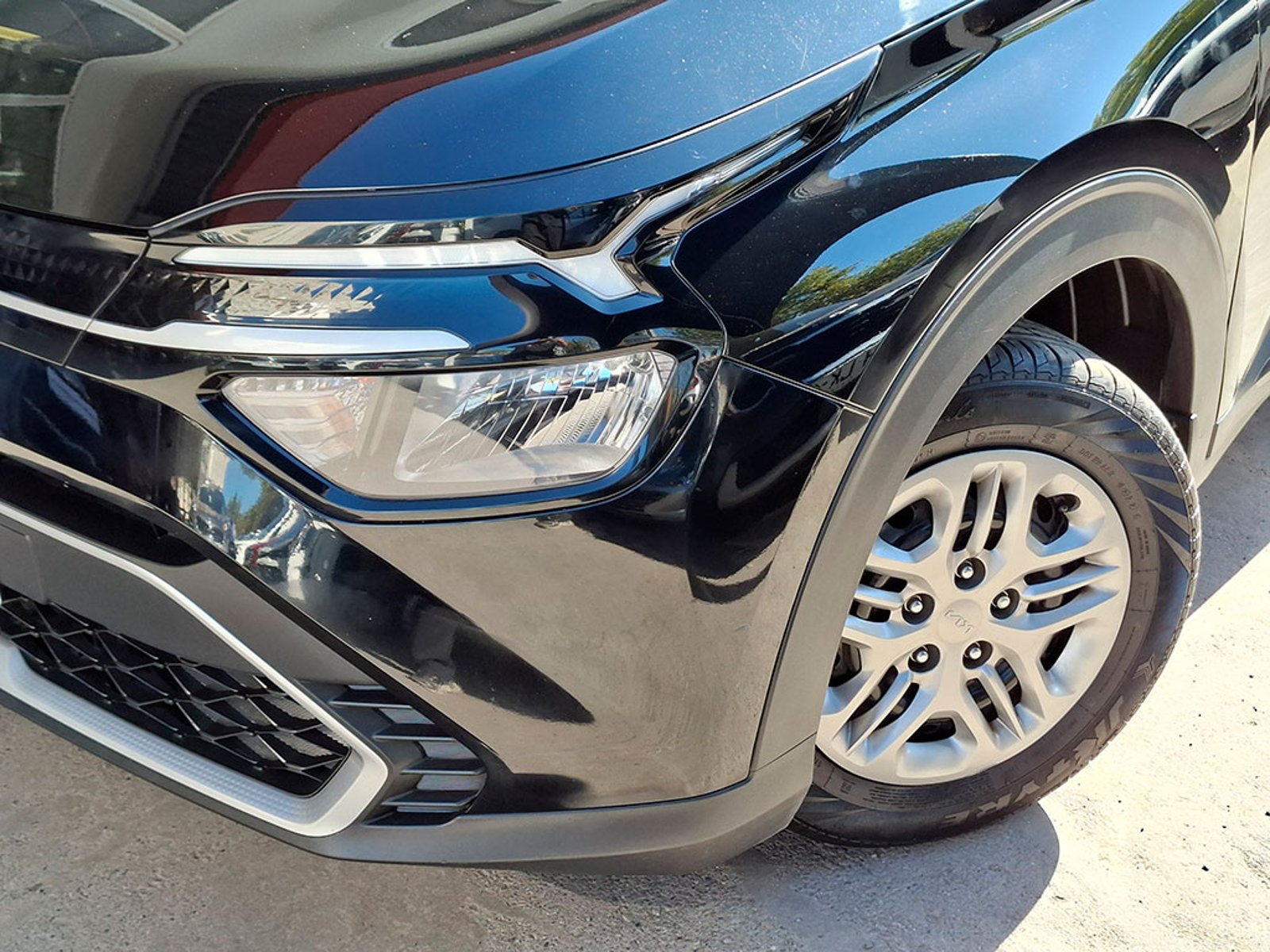 KIA CARENS LX 1.5L 6MT 7P 2024 - Imagen 7 de 20