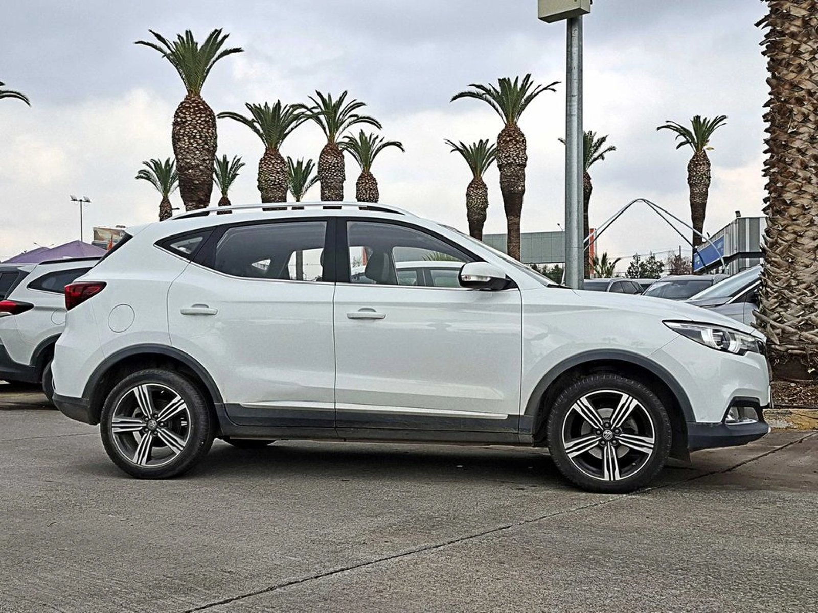 MG ZS 1..5 COMFORT 4X2 AT 5P 2023 - Imagen 3 de 17