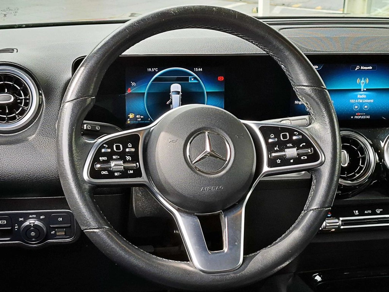 MERCEDES-BENZ GLB 200 AT 2023 - Imagen 12 de 17
