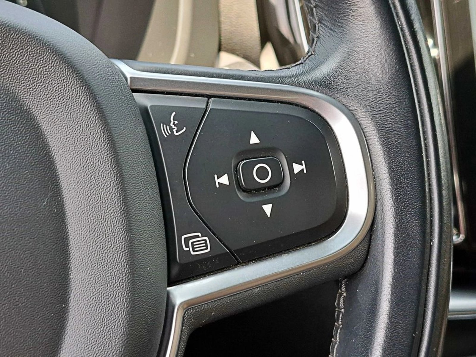 VOLVO XC60 2.0 T5  4X4 AT 5P 2021 - Imagen 17 de 19