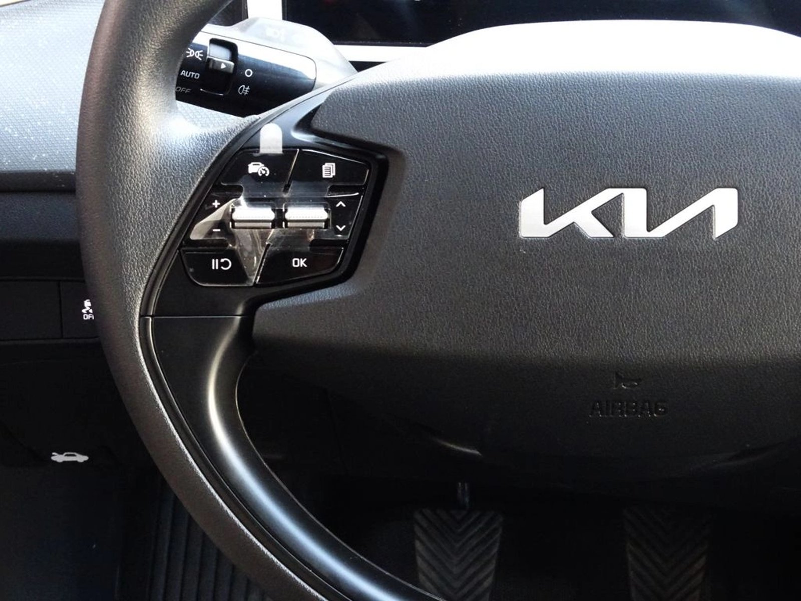 KIA K3 CROSS EX 1.6L 6MT 2025 - Imagen 13 de 20