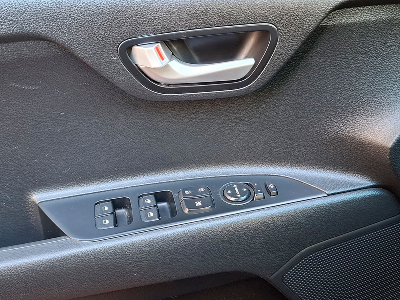 KIA RIO 5 EX 1.4L 6MT RI FULL 2024 - Imagen 19 de 20
