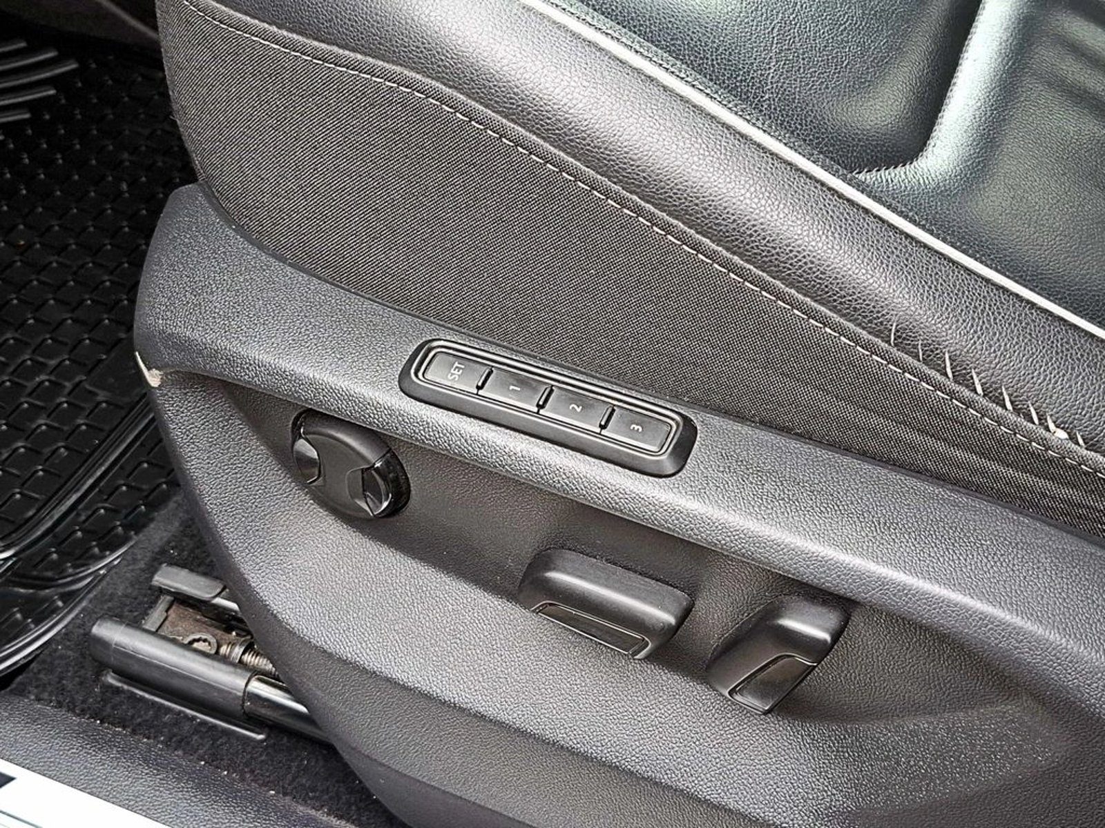 Volkswagen TIGUAN 2.0 TSI 4MOTION 4X4 AT 5P 2019 - Imagen 12 de 20