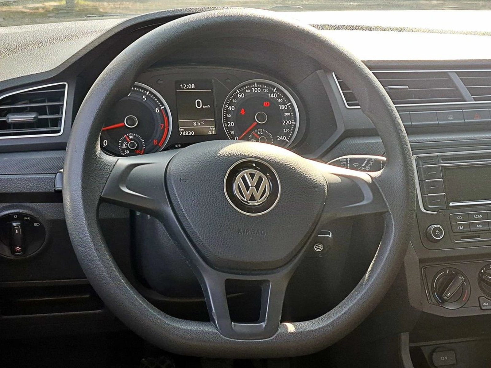 VOLKSWAGEN GOL MSI 1.6  4X2  MT 5P 2018 - Imagen 13 de 17