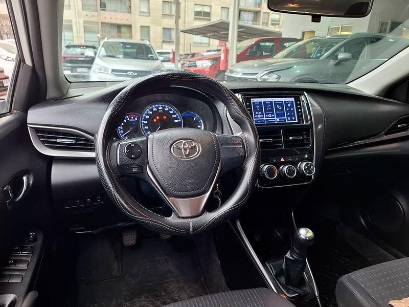 Toyota YARIS SEDAN 1.5 XLI C 2022 - Imagen 10 de 20