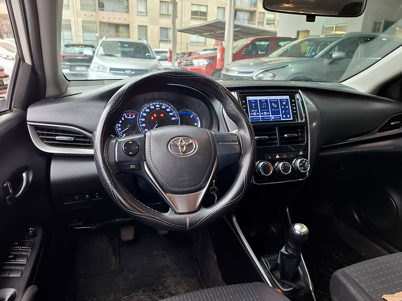 Toyota YARIS SEDAN 1.5 XLI C 2022 - Imagen 10 de 20