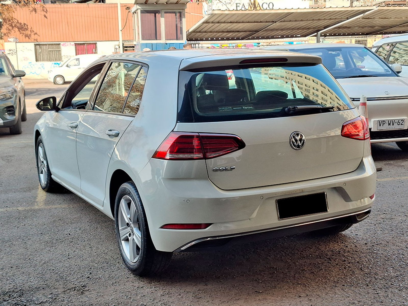 VOLKSWAGEN GOLF 1.6 AUT 2018 - Foto 4 de 20