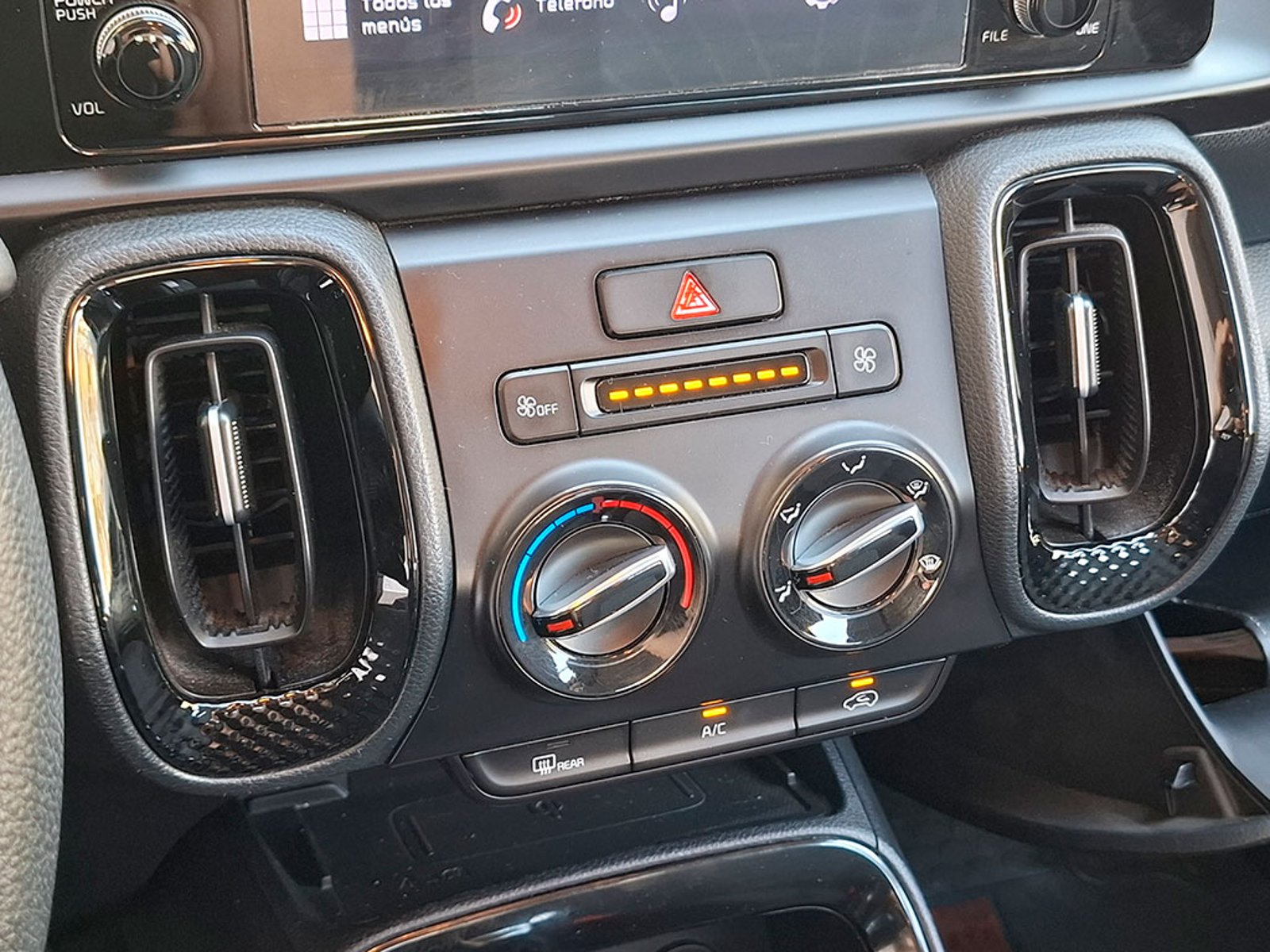 KIA SONET EX 1.5L 6MT FULL 2022 - Imagen 16 de 20