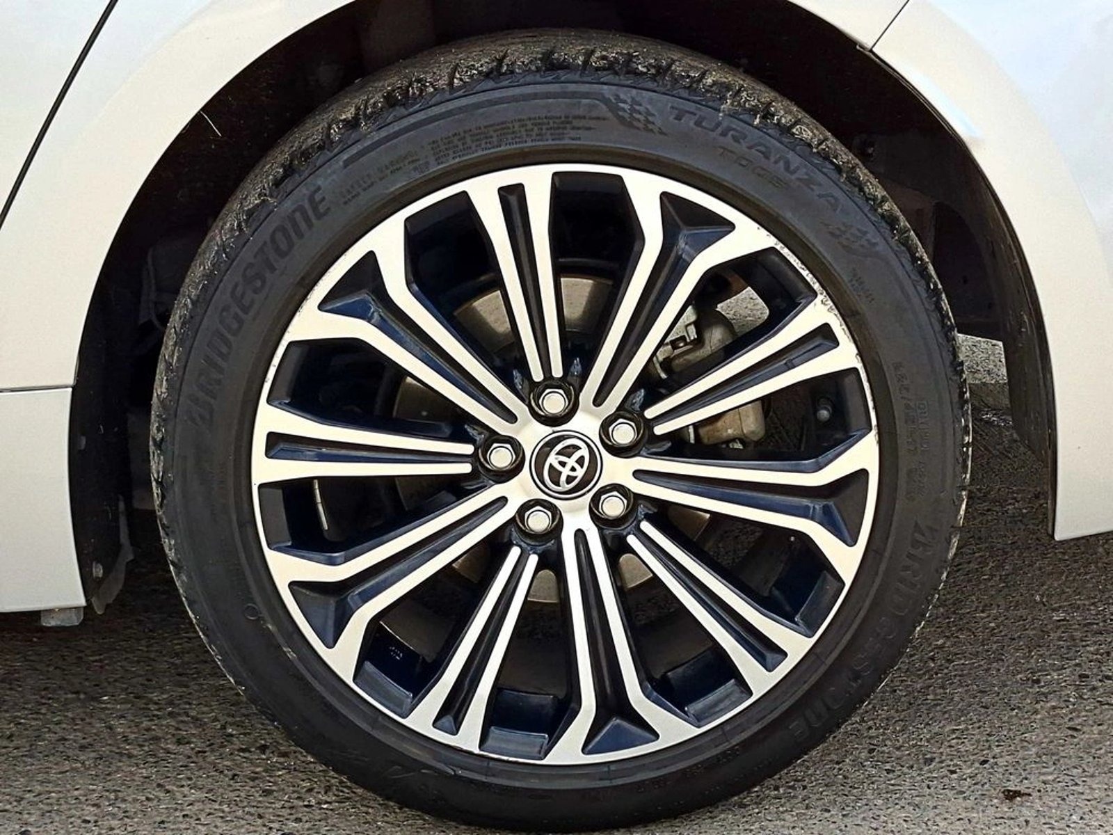 Toyota COROLLA HYBRID 1.8  CVT AT 4P 2022 - Foto 4 de 18