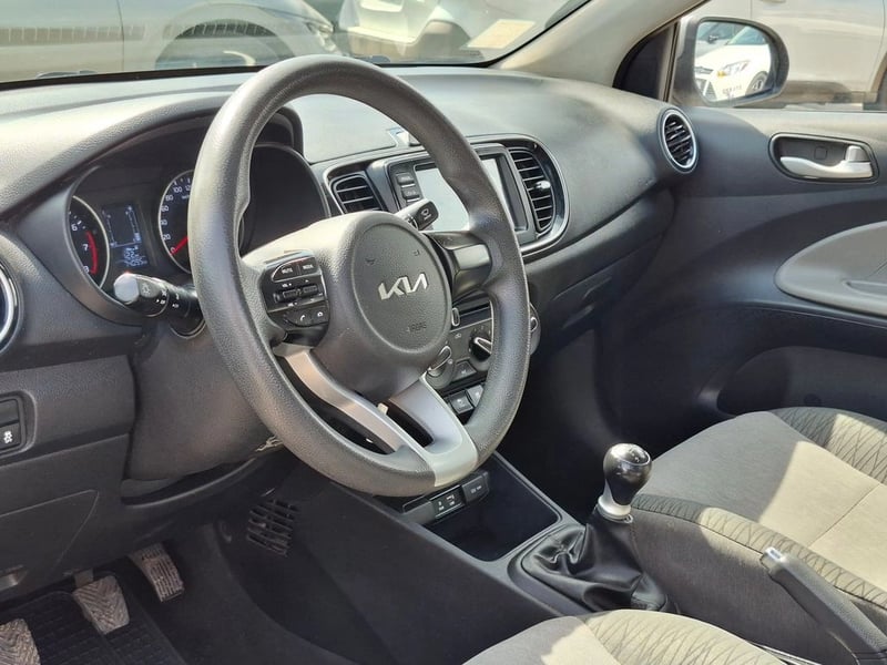 Kia SOLUTO 1.4 2023 - Imagen 8 de 18