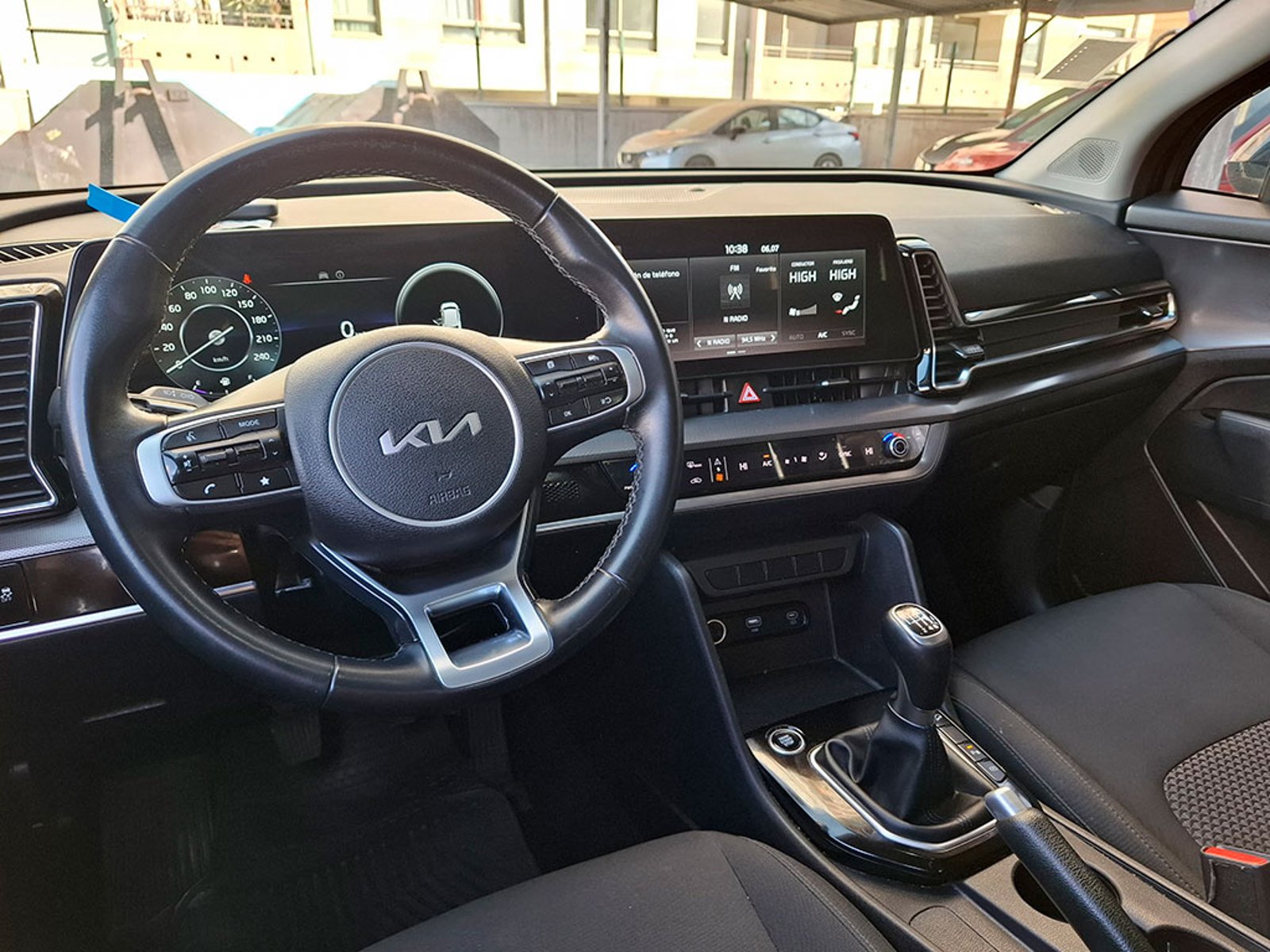 KIA SPORTAGE 2.0 EX 6MT 2023 - Imagen 10 de 20