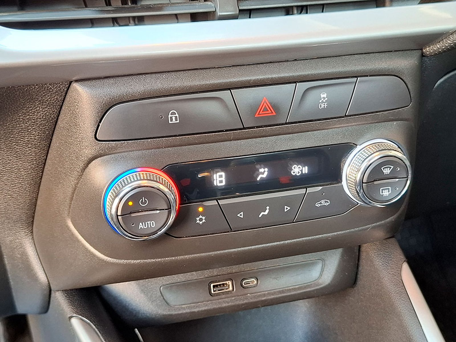 CHEVROLET MONTANA 1.2 PREMIER 2023 - Imagen 16 de 20