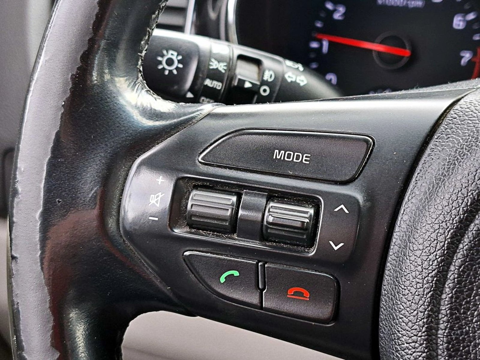 Kia GRAND CARNIVAL EX 3.3 AT 2018 - Imagen 14 de 19