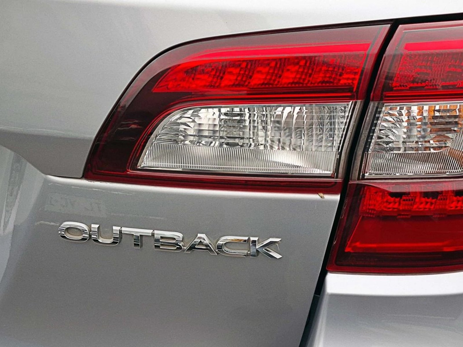 SUBARU OUTBACK 2.5 AT 4X4 2019 - Imagen 6 de 20