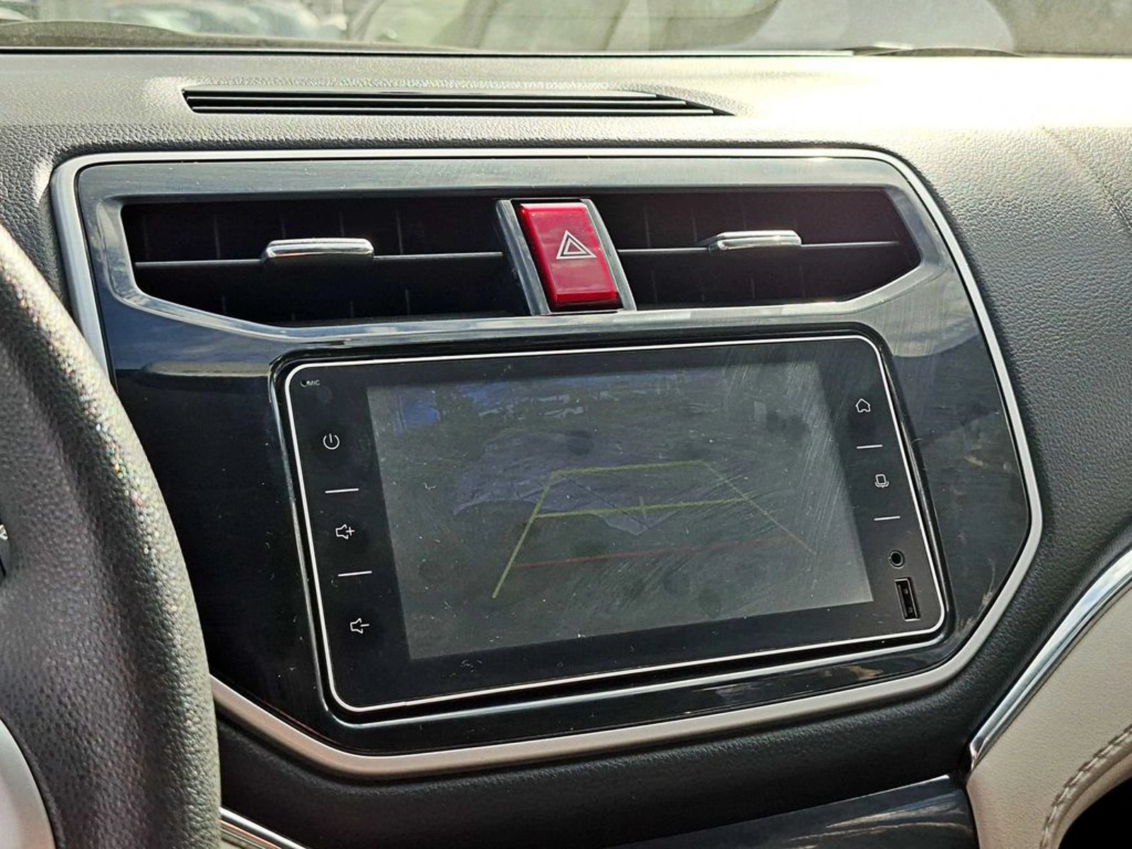 Toyota RUSH 1.5 XLI 4X2 MT 5P 2022 - Imagen 16 de 18