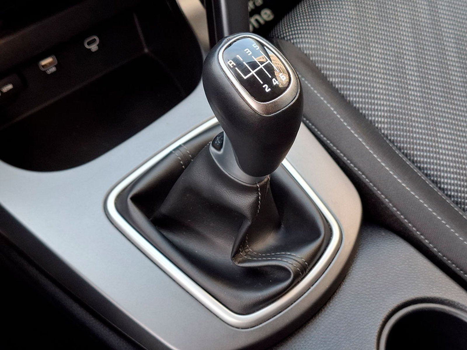 Kia SELTOS EX 1.5L 6MT 2024 - Imagen 17 de 20