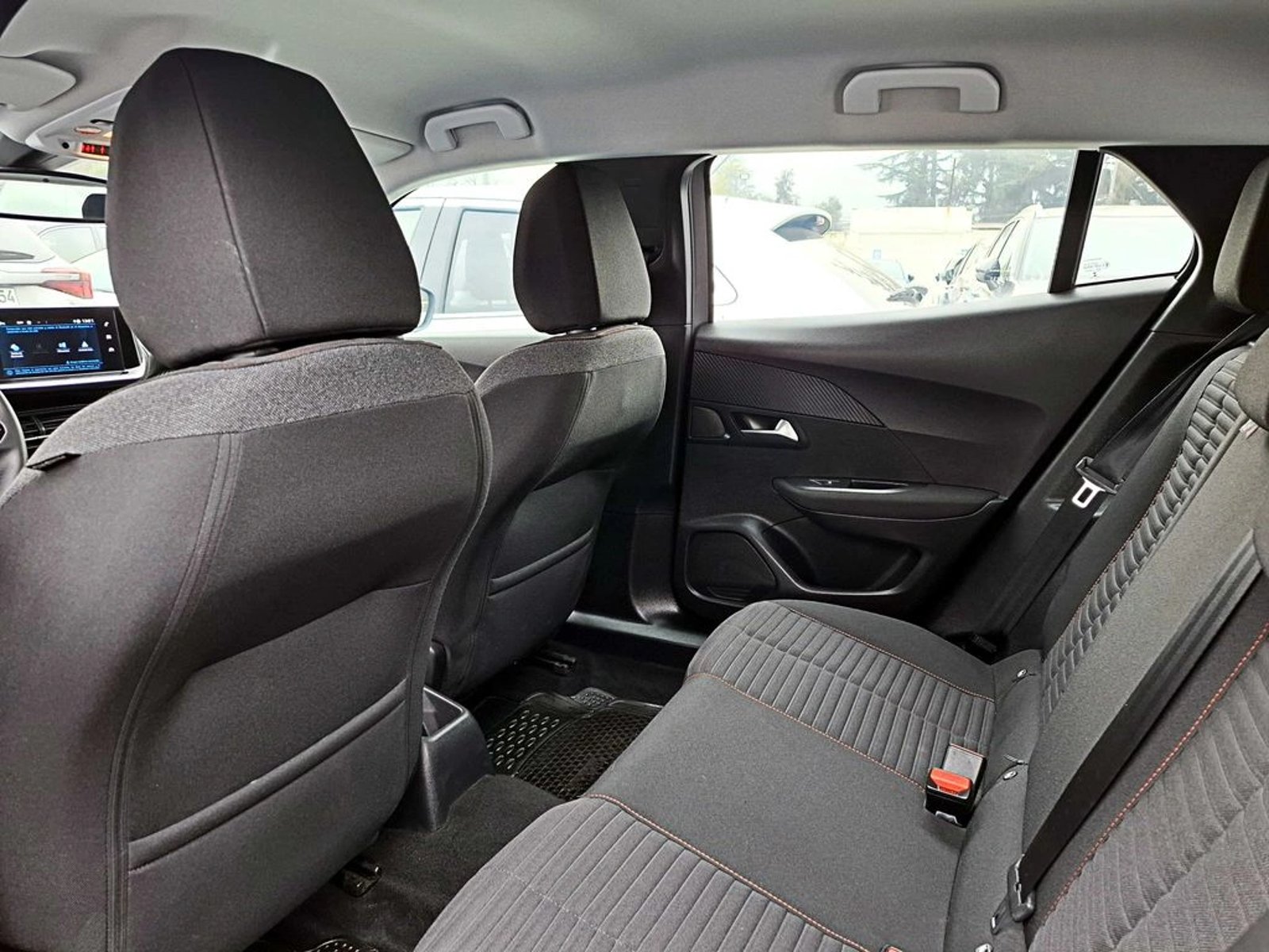 Peugeot 2008 1.2 ACTIVE PURETECH 130 4X2 MT 5P 2022 - Imagen 11 de 18