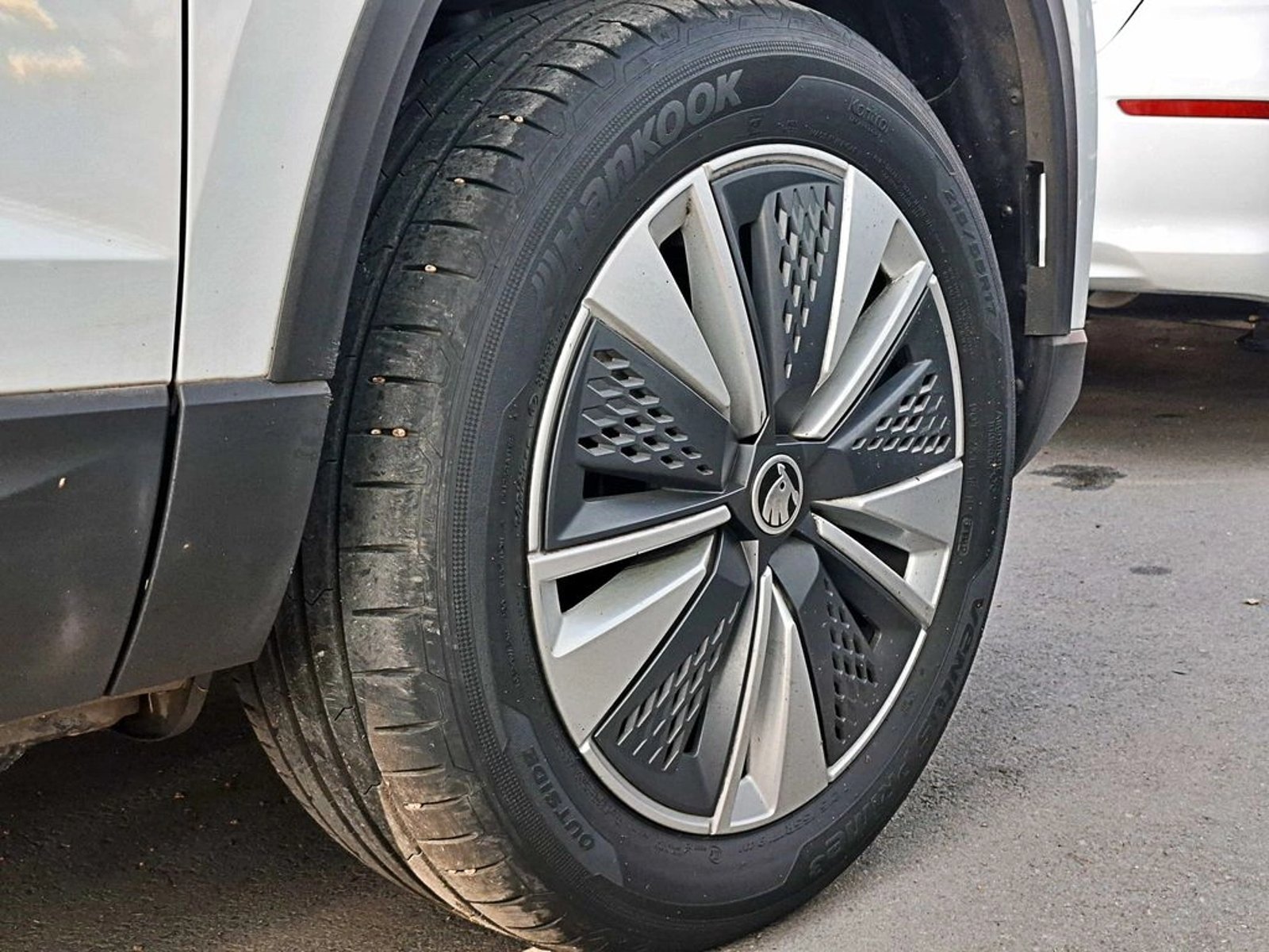 Skoda KAROQ 1.4 TSI AMBITION AT 2024 - Foto 4 de 18