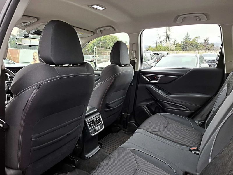 Subaru FORESTER AWD AT 2023 - Imagen 11 de 17