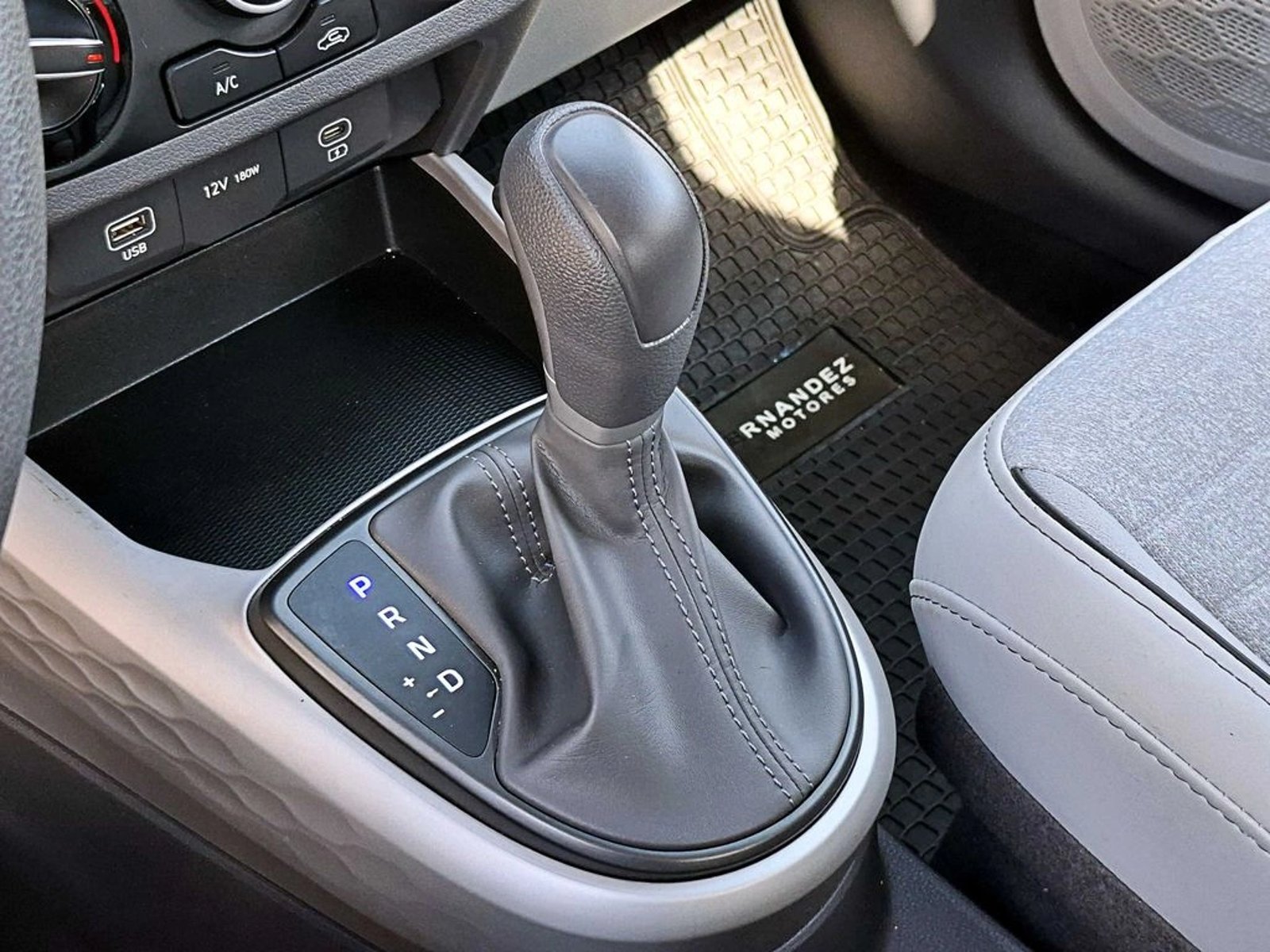 Hyundai GRAND I10 1.2 PLUS 4X2 HB AT 5P 2026 - Imagen 18 de 18