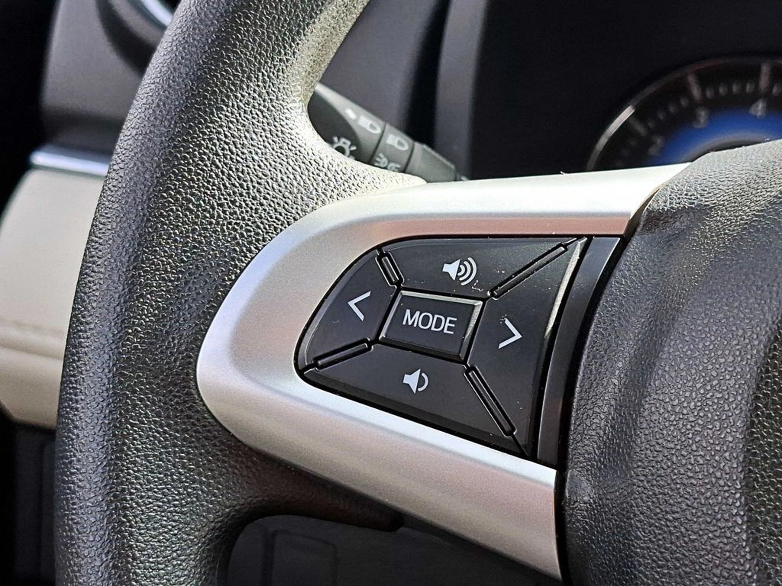 Toyota RUSH 1.5 XLI 4X2 MT 5P 2022 - Imagen 14 de 18