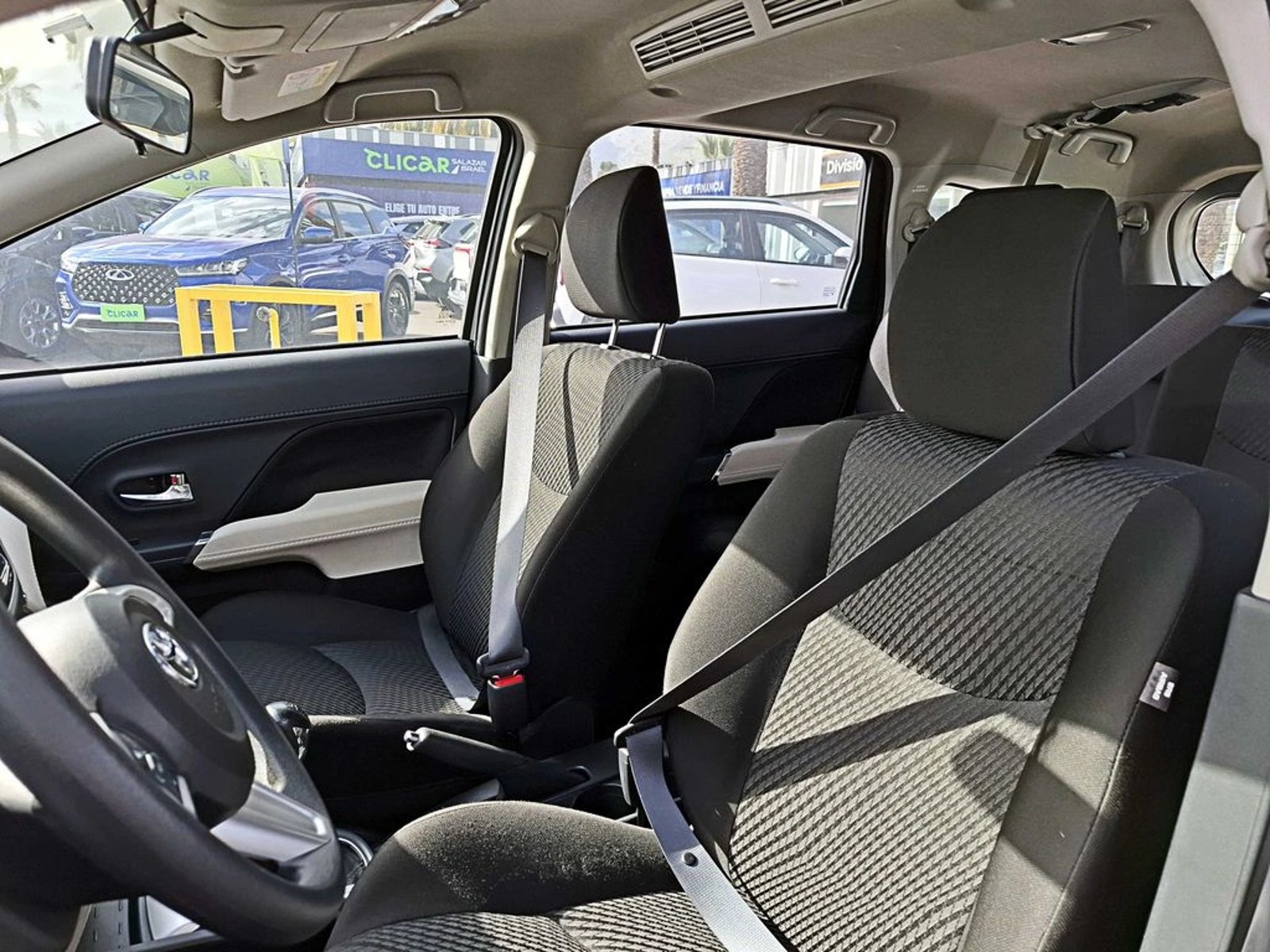 Toyota RUSH 1.5 XLI 4X2 MT 5P 2022 - Imagen 11 de 18