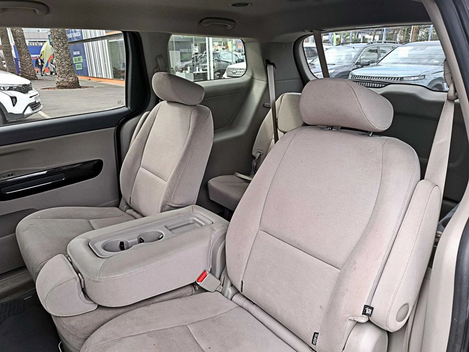 Kia GRAND CARNIVAL EX 3.3 AT 2018 - Imagen 12 de 19