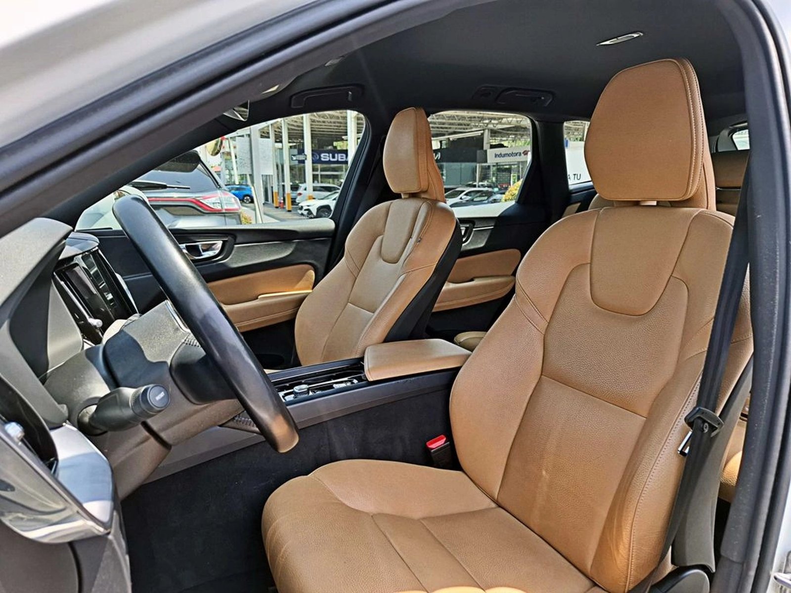 VOLVO XC60 2.0 T5  4X4 AT 5P 2021 - Imagen 10 de 19