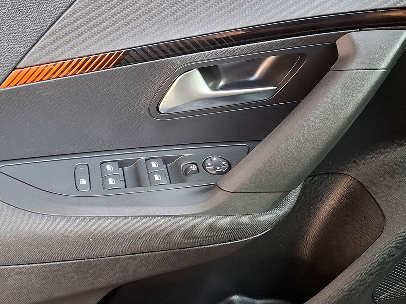Peugeot 2008 1.2 ACTIVE PURETECH 2023 - Imagen 19 de 20
