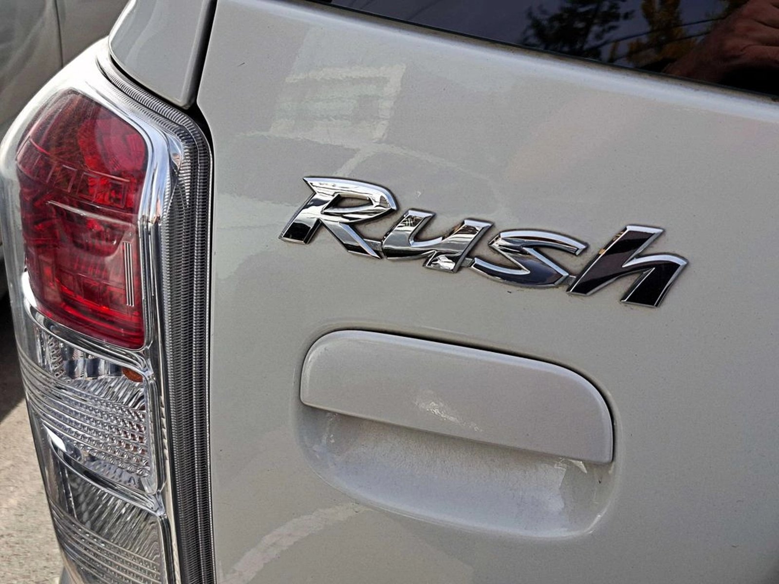 TOYOTA RUSH 1.5  AT 2018 - Imagen 8 de 17