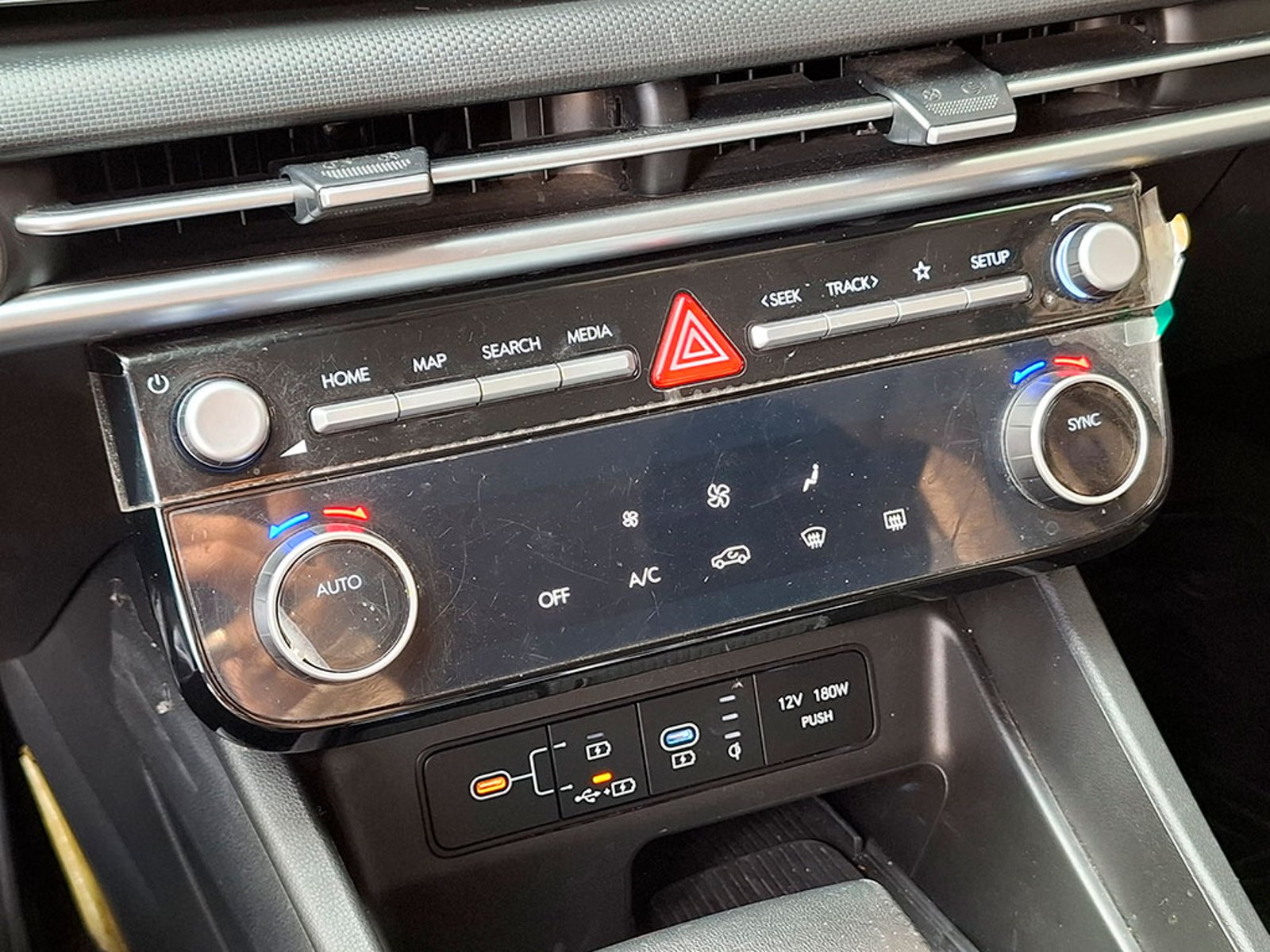 HYUNDAI TUCSON NX4 2.0 AUT 2025 - Imagen 16 de 20