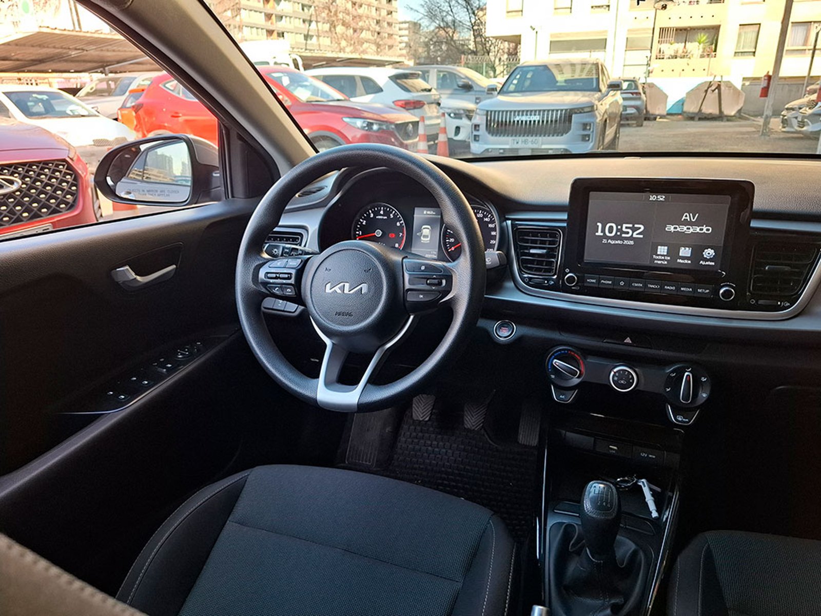 Kia RIO 4 EX 1.4L 6MT CI FULL 2023 - Imagen 8 de 20