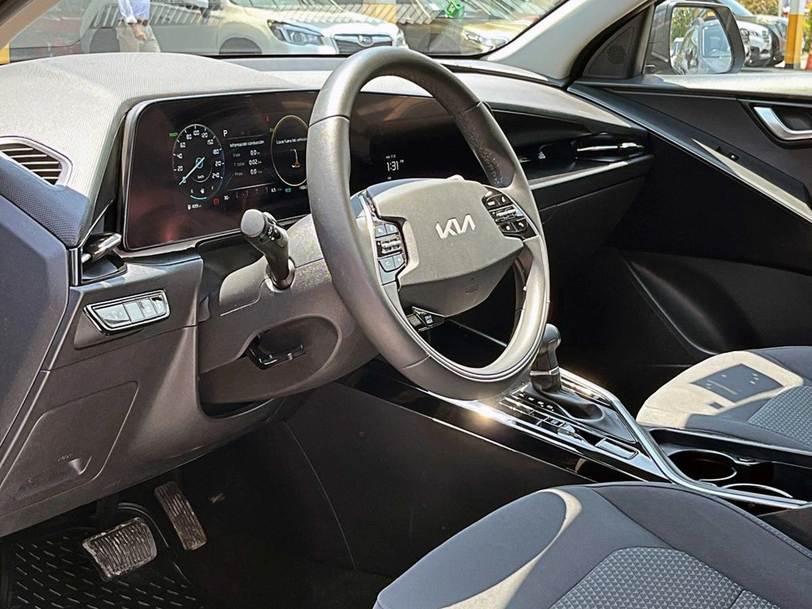 KIA NIRO HEV DCT  1.6 AT 2024 - Imagen 9 de 17