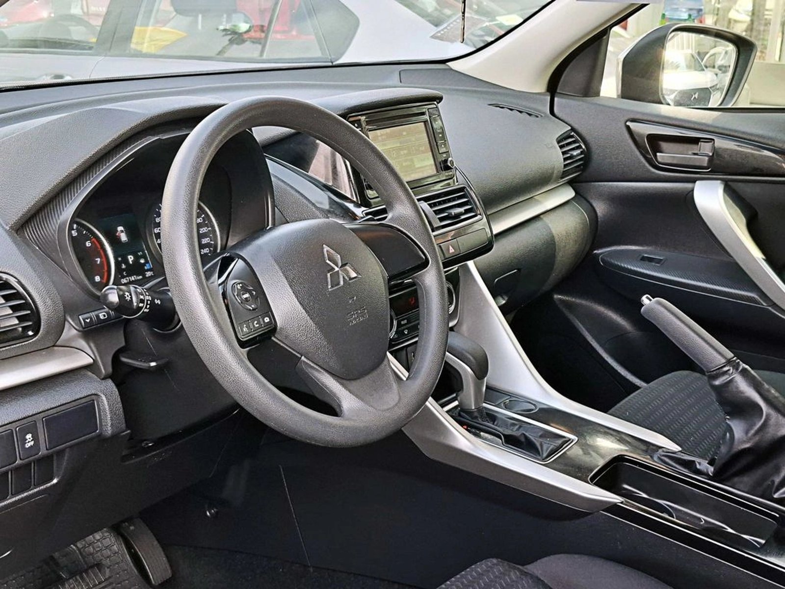 MITSUBISHI ECLIPSE CROSS 1.5 RX 4X2 AT 5P 2023 - Imagen 9 de 19