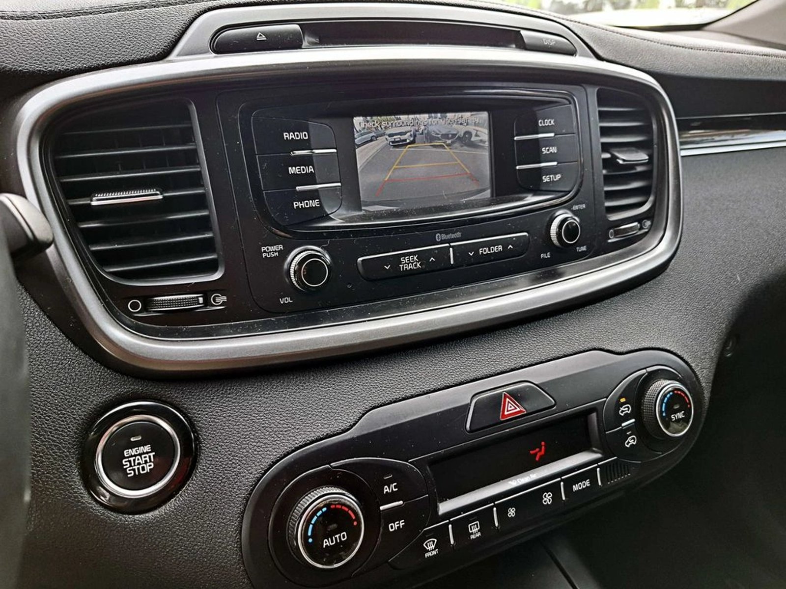 Kia SORENTO 2.2 EX DIESEL 2WD 6MT 5P 2017 - Imagen 17 de 18