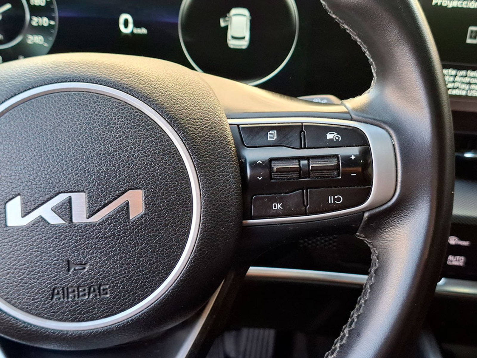 KIA SPORTAGE 2.0 EX 6MT 2023 - Imagen 12 de 20