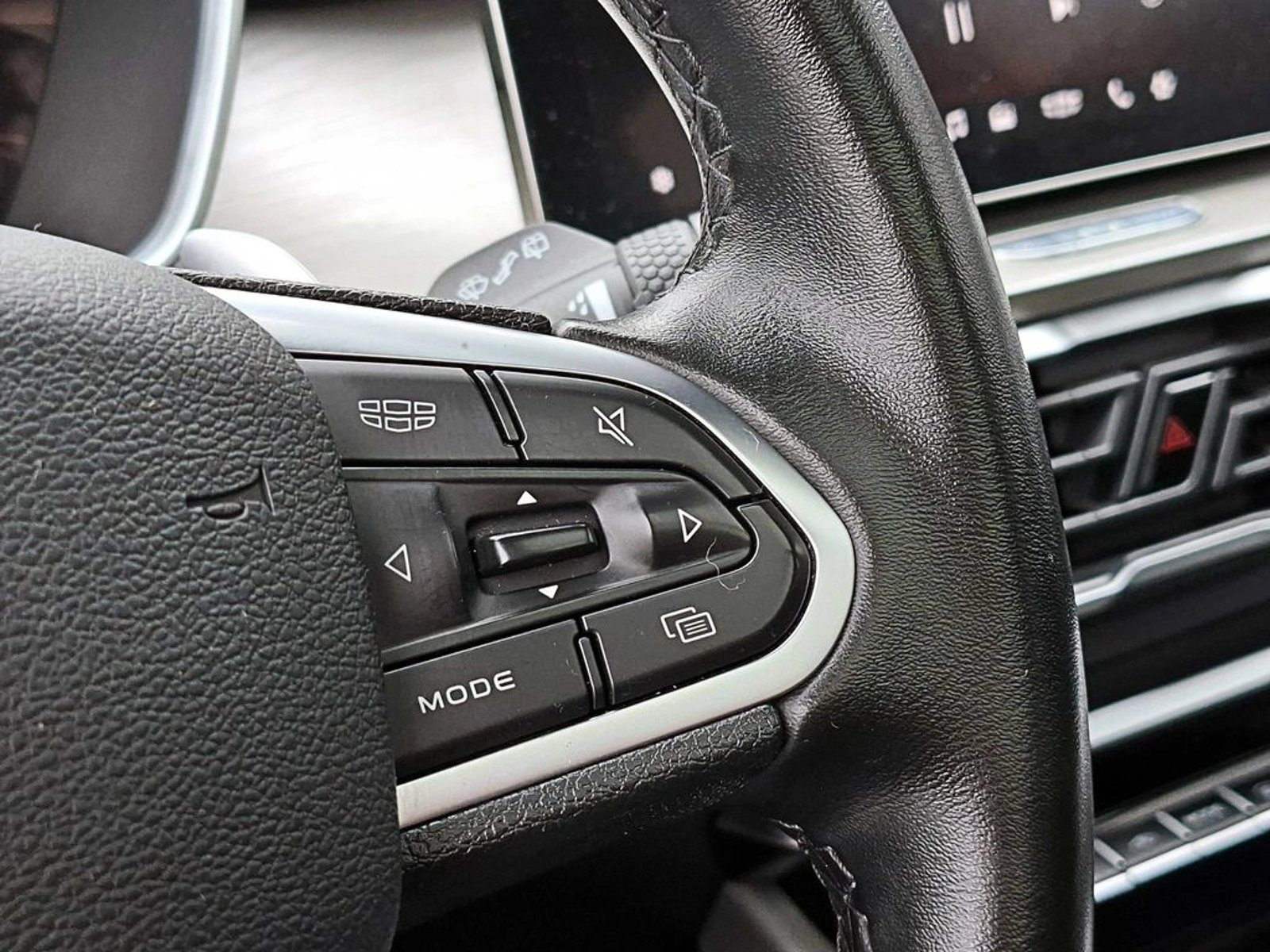 Geely COOLRAY 1.5 COMFORT 4X2 AT 5P 2023 - Imagen 15 de 17