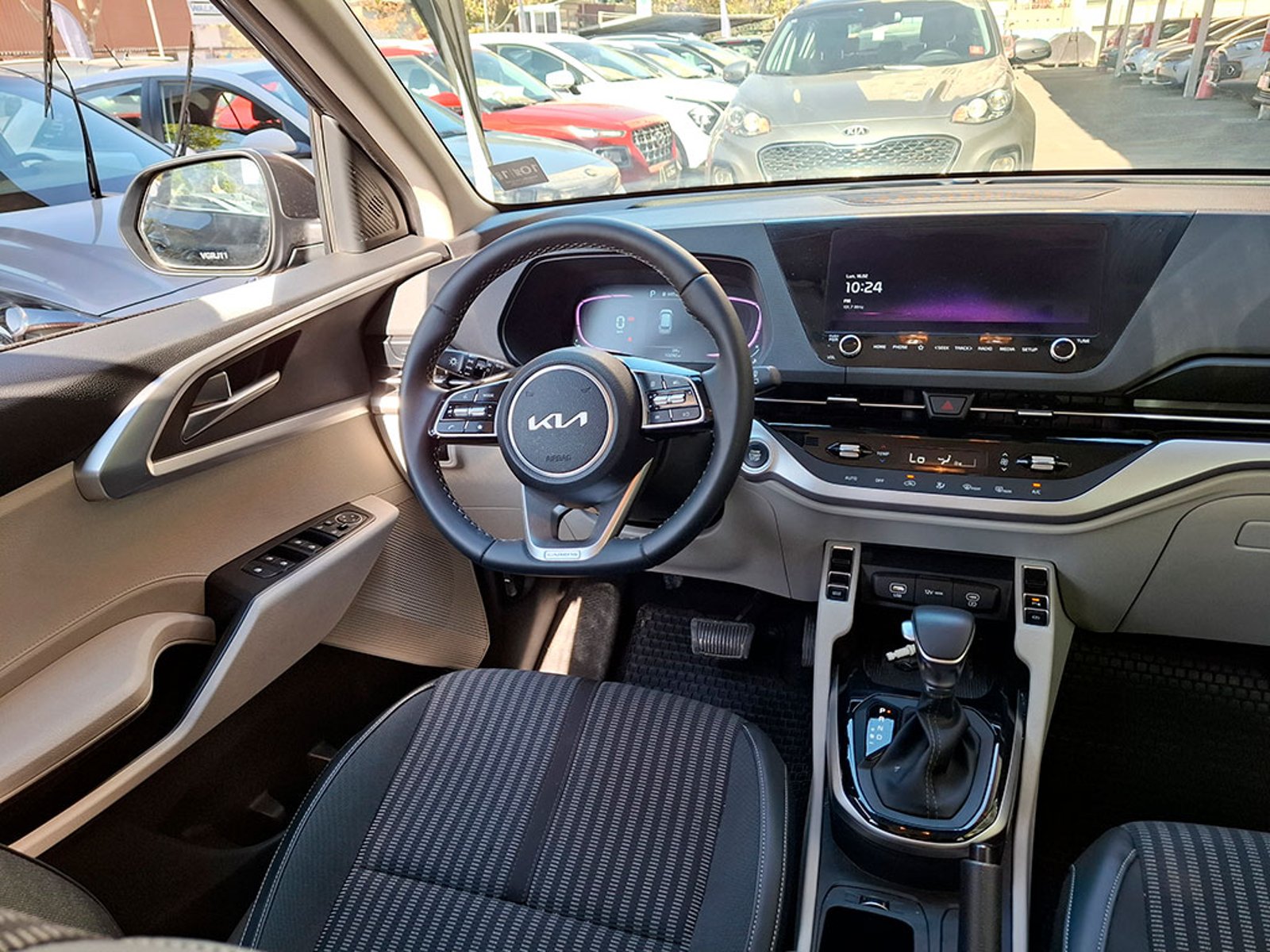 KIA CARENS EX 1.5L 7DCT TURBO-GDI FULL 7P 2025 - Imagen 8 de 20